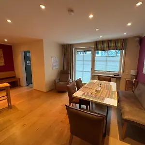 Lisa Apartment Piding